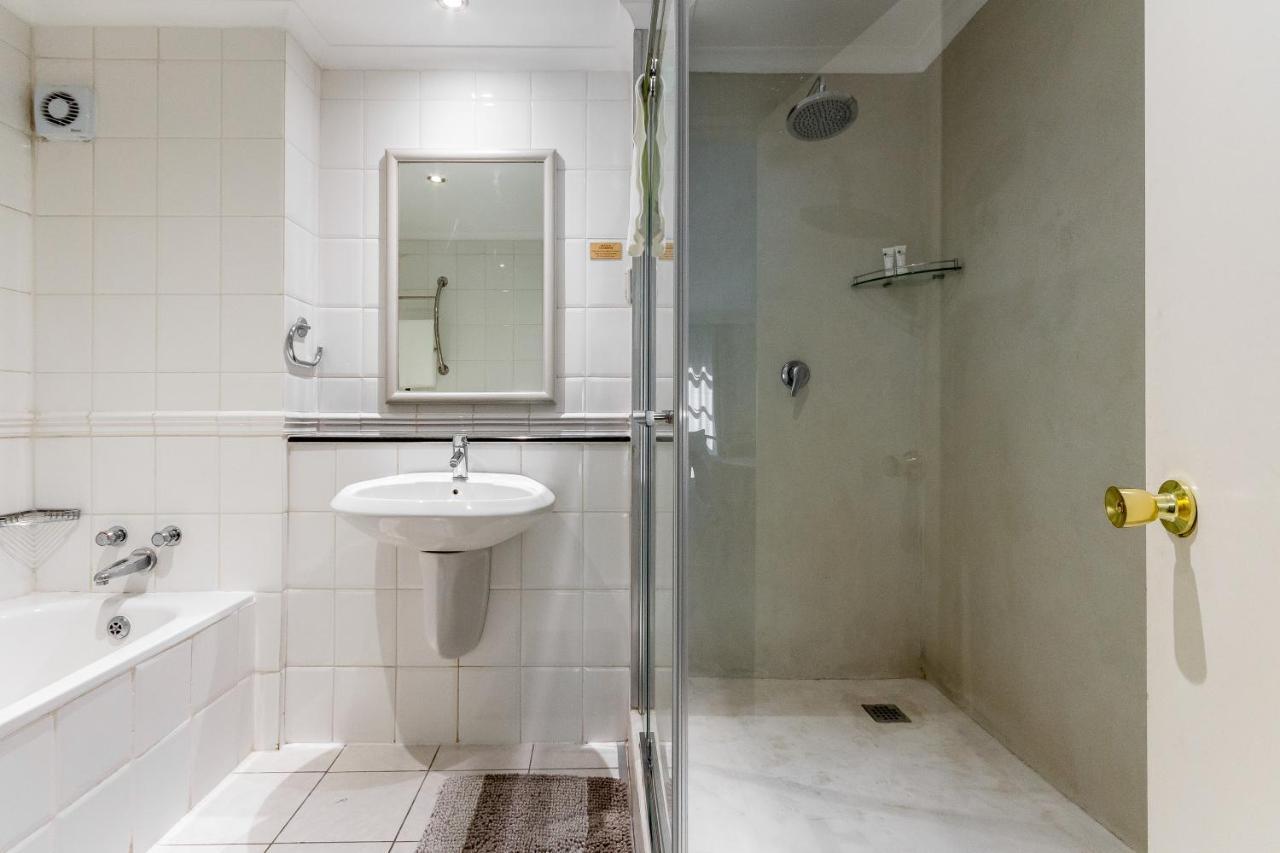 Trendy Apartment In Thibault Square City Centre Città del Capo Esterno foto
