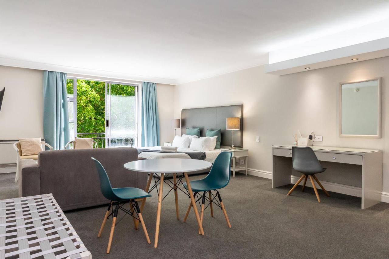 Trendy Apartment In Thibault Square City Centre Città del Capo Esterno foto