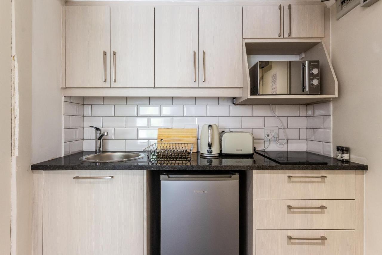 Trendy Apartment In Thibault Square City Centre Città del Capo Esterno foto